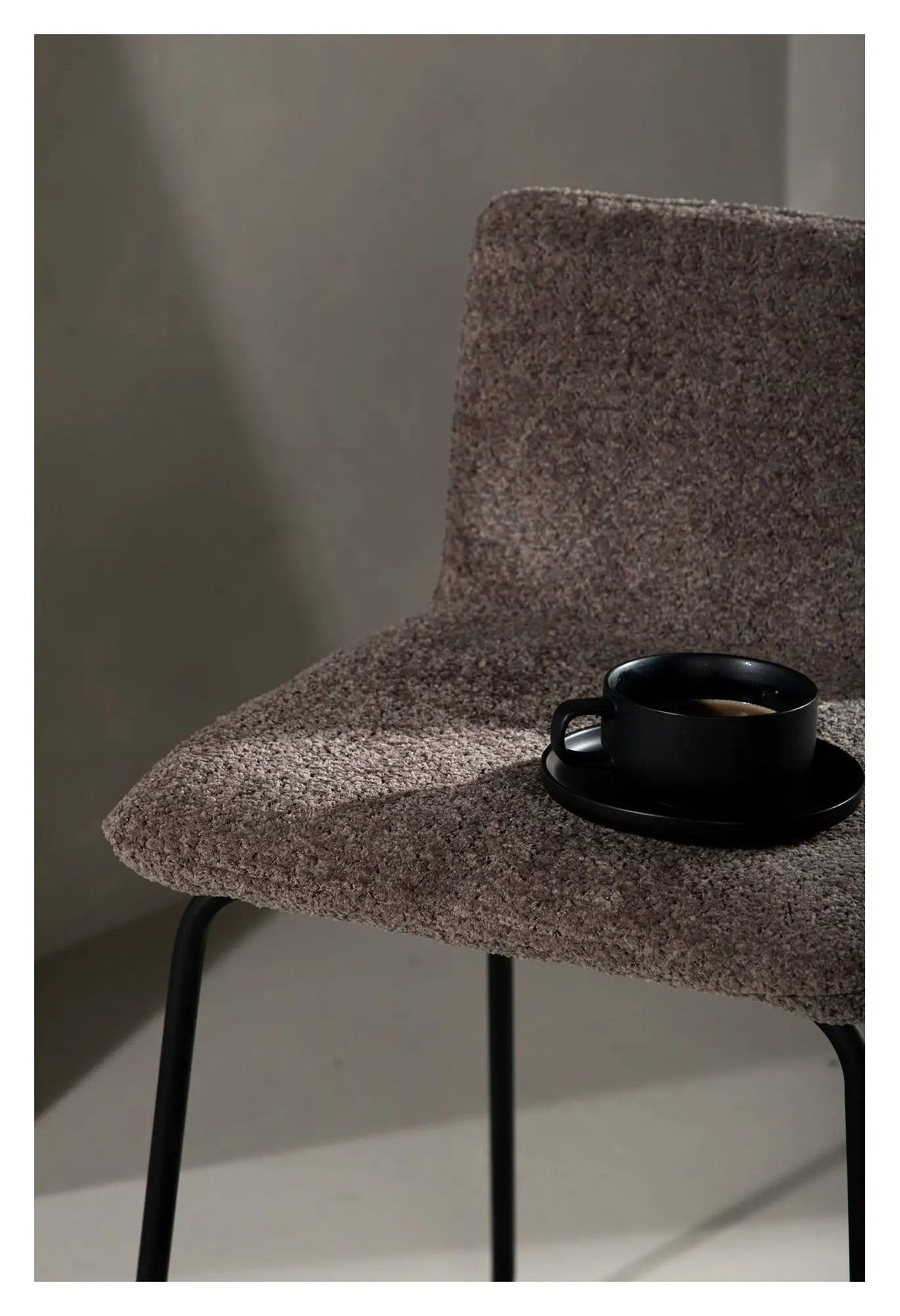 Bisbee Barstol - Mørkegrå - UNOLIVING.COM