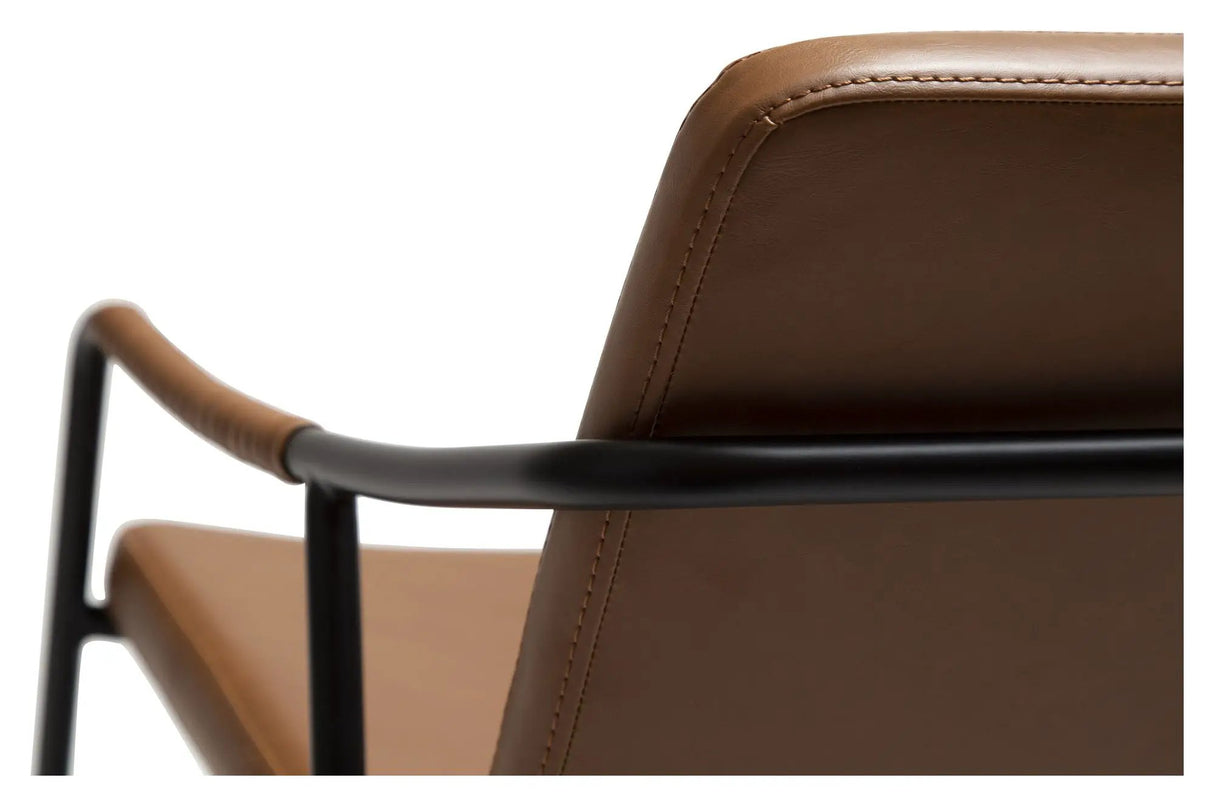 Boto Loungestol, vintage lysebrun kunstlæder - UNOLIVING.COM