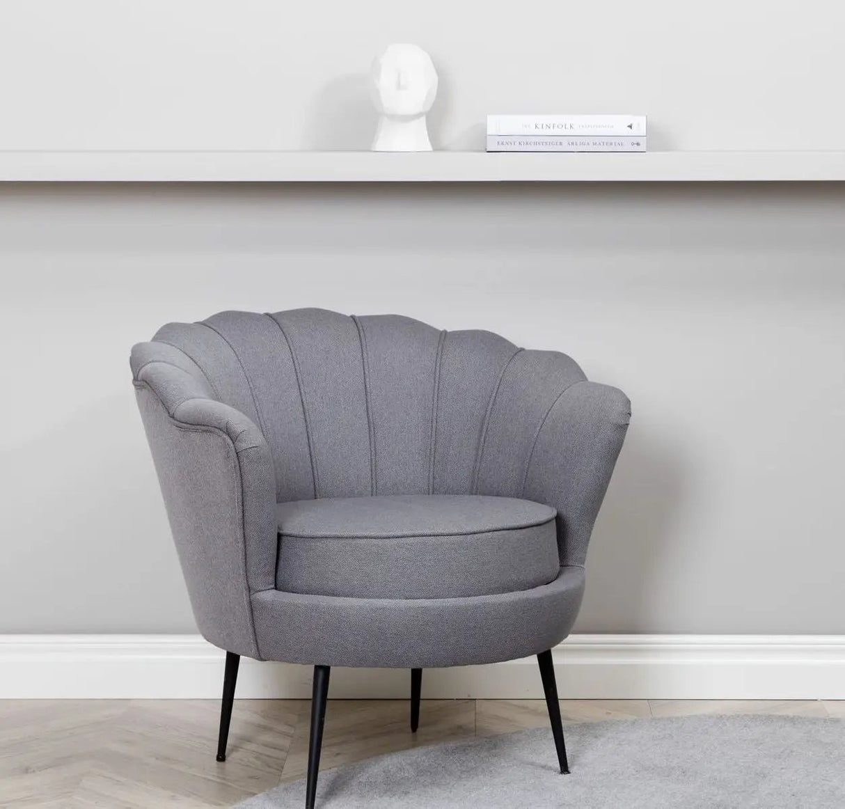 Calais Loungestol, Grå Stof - UNOLIVING.COM