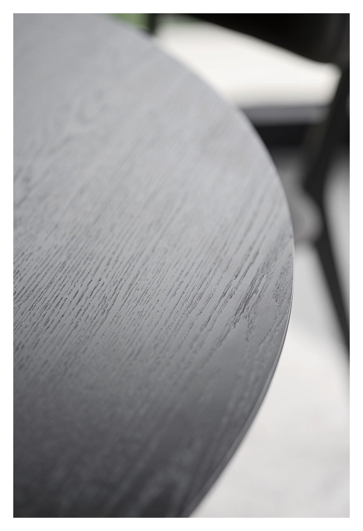 Calverton Rundt Spisebord, Sort eg, Ø120 - UNOLIVING.COM