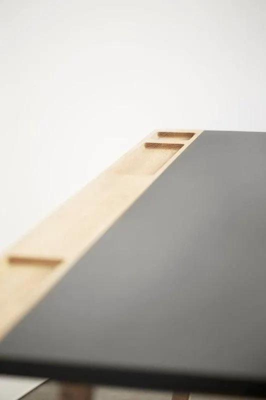 D1 Skrivebord m. antracit linolium plade