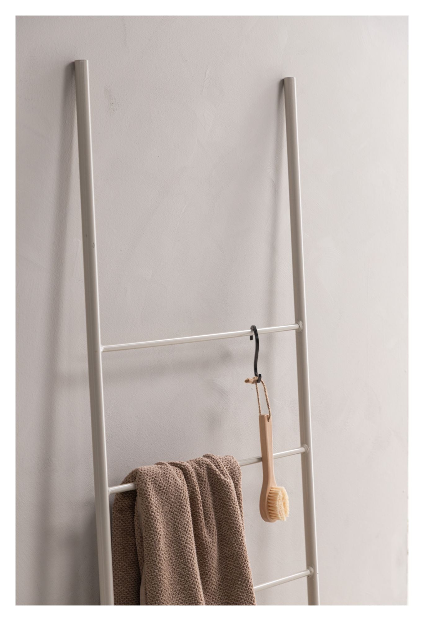 Drammen Dekorationsstige - Lys træ - UNOLIVING.COM