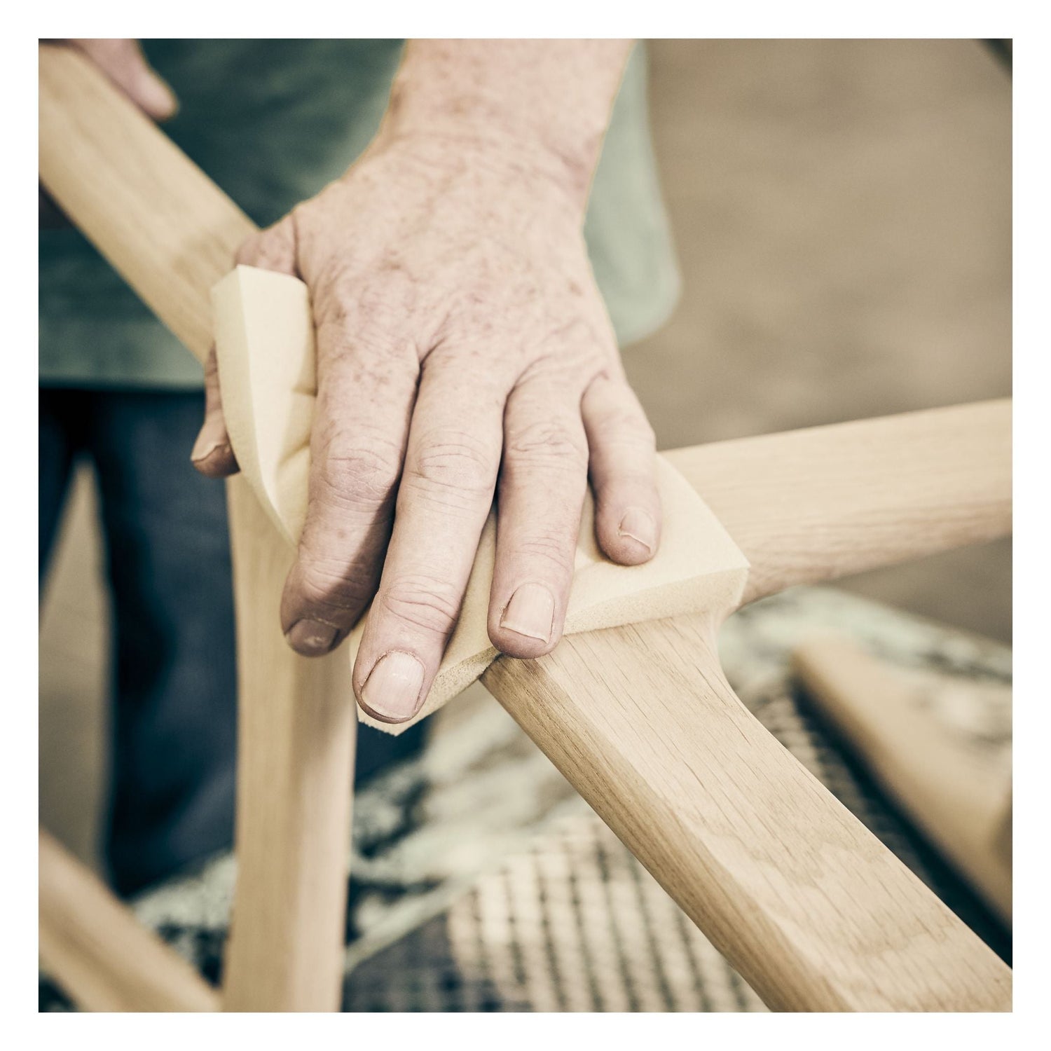 Findahl Buck lav Barstol eg/ubehandlet, Sydney sort læder - Unoliving.com