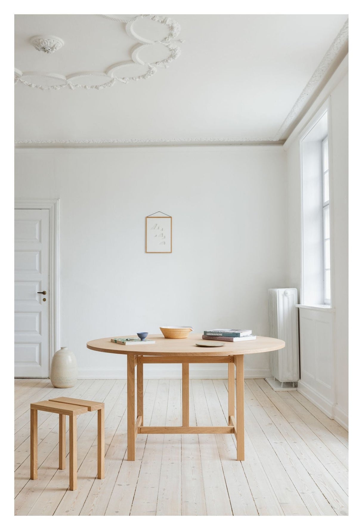 H-frame Spisebord, Ø140, Eg - Unoliving.com