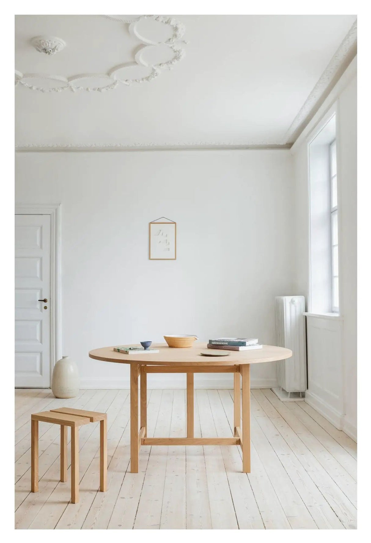 H-frame Spisebord, Ø140, Eg - Unoliving.com