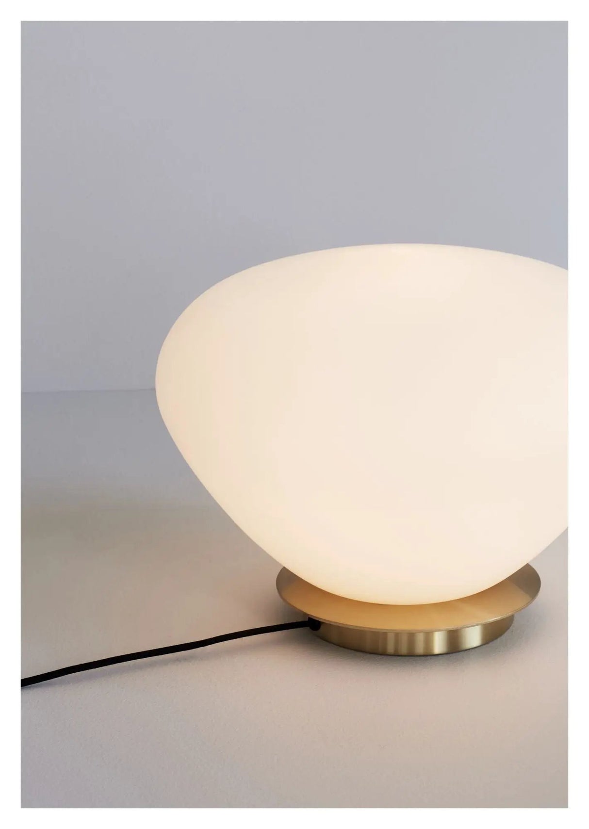 Hübsch Bean Bordlampe, hvid glas/messing