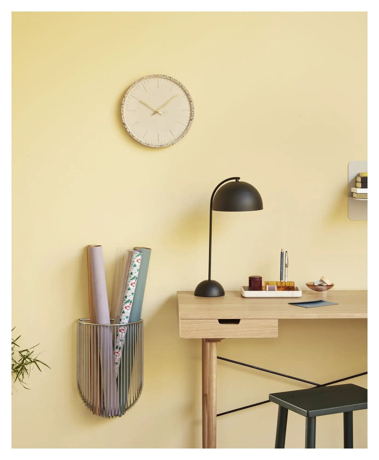 Hübsch Form Bordlampe, metal, sort