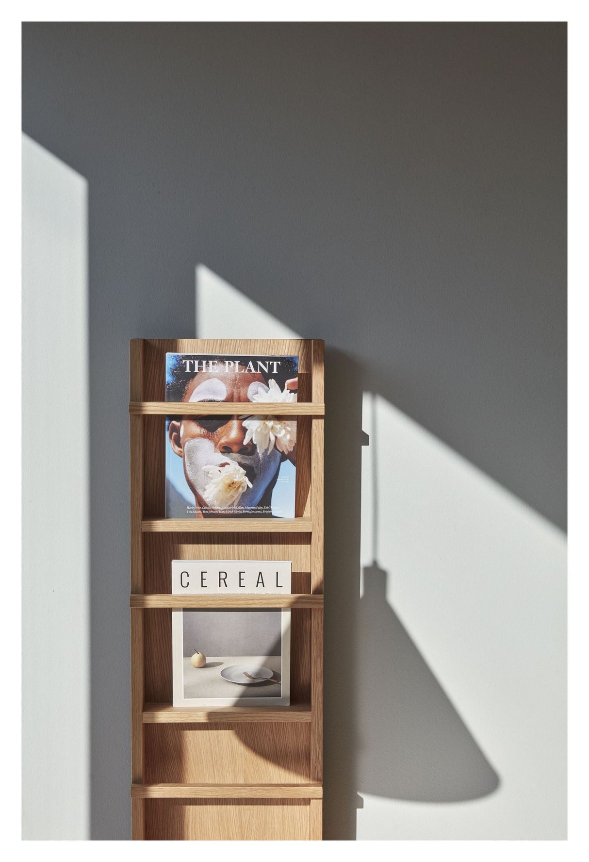 Hübsch Vertigo Væghylde, egetræ - Unoliving.com