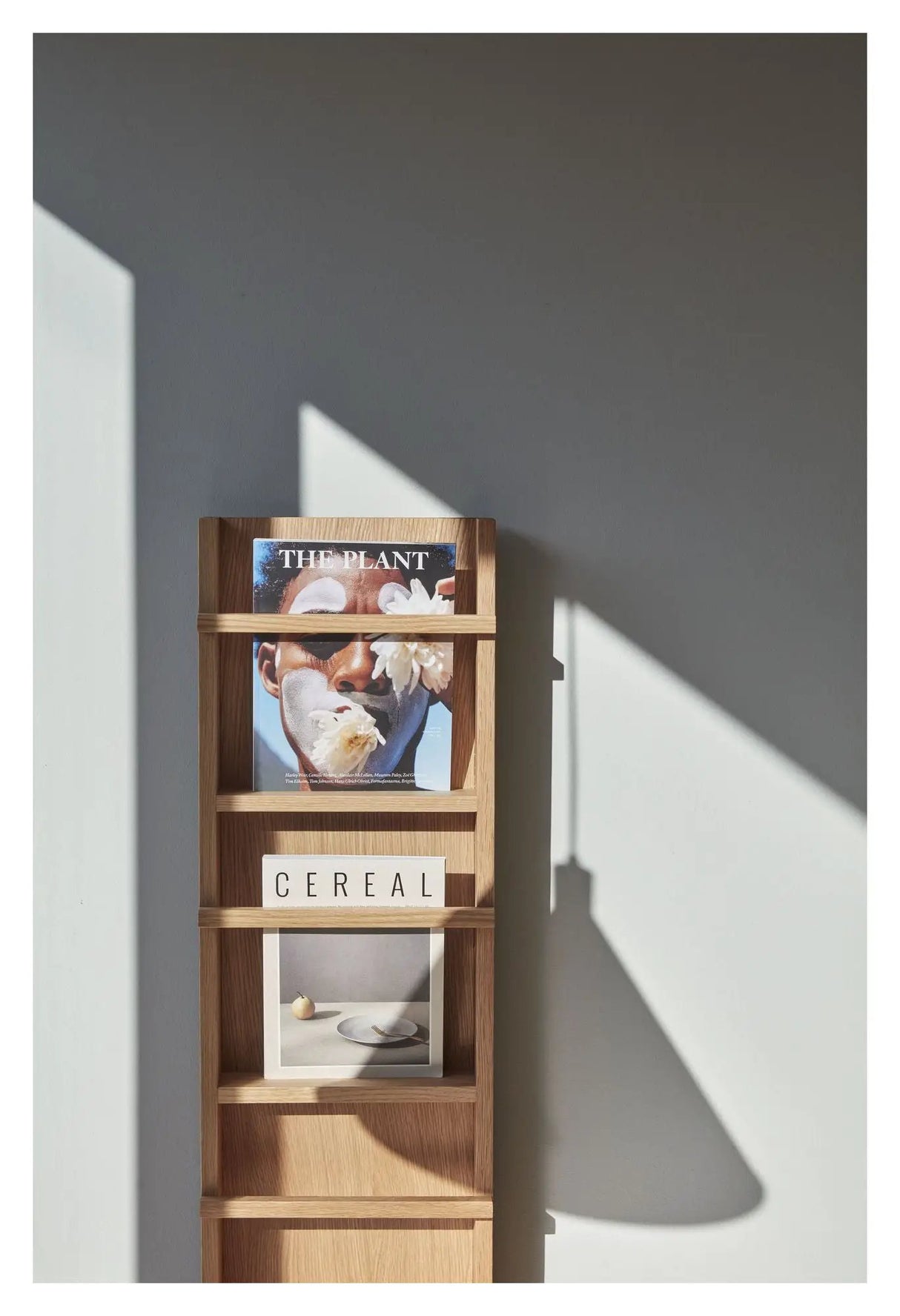 Hübsch Vertigo Væghylde, egetræ - Unoliving.com