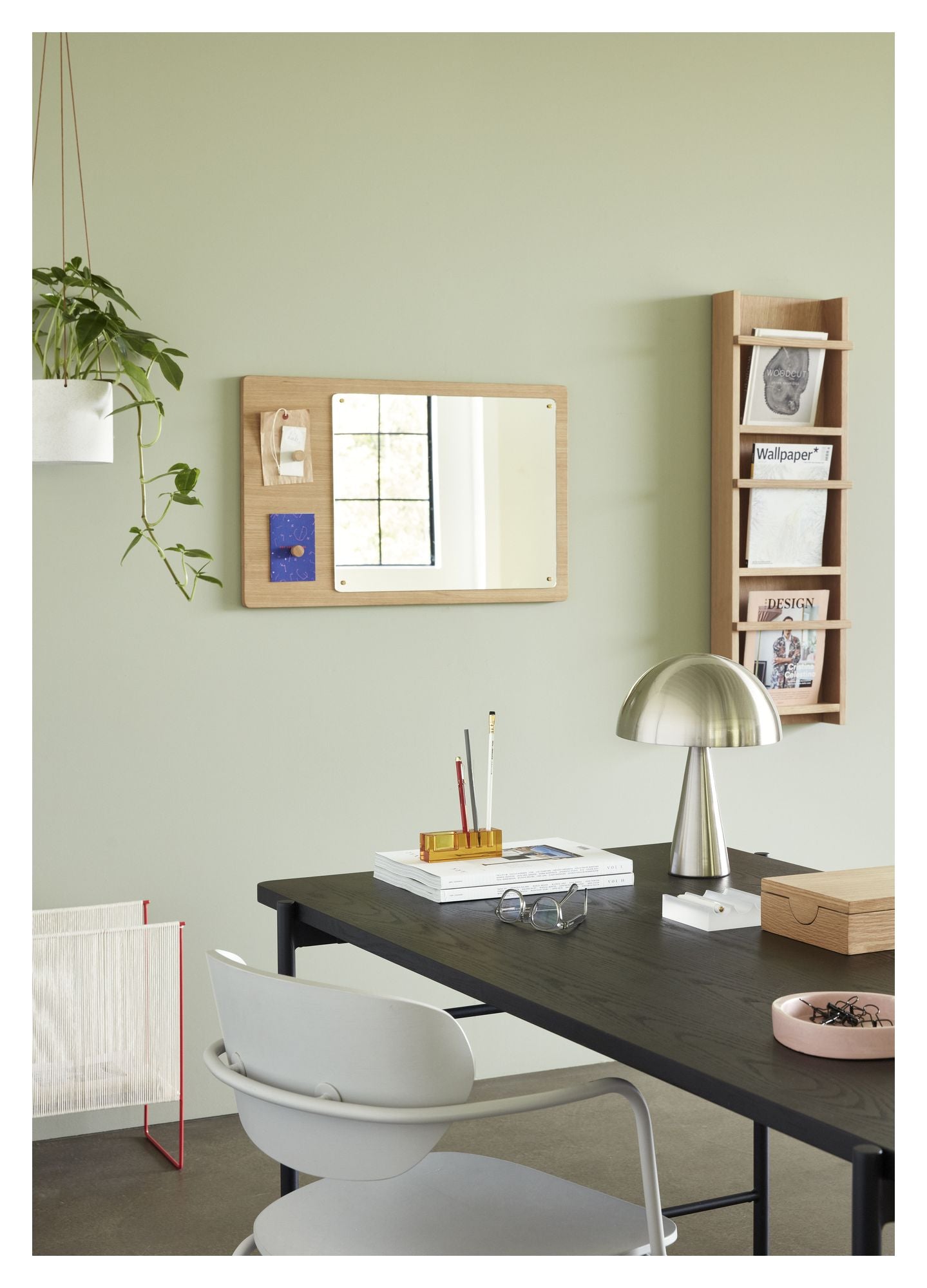 Hübsch Vertigo Væghylde, egetræ - Unoliving.com