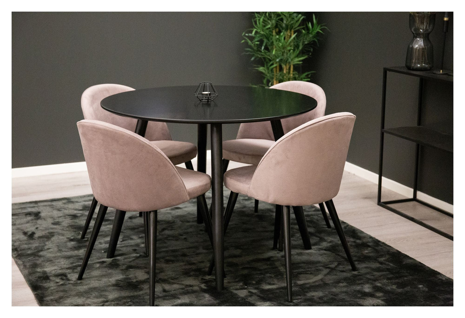 Indra Viscose tæppe, 171x242, Mørkegrå - Unoliving.com