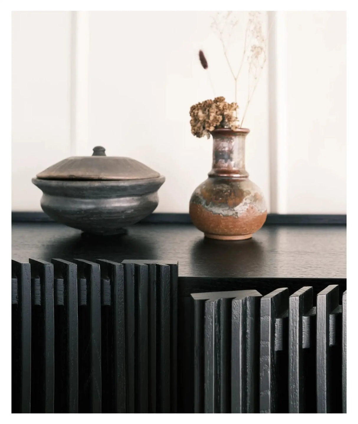 Louvre Højskænk, Sort Eg - Unoliving.com