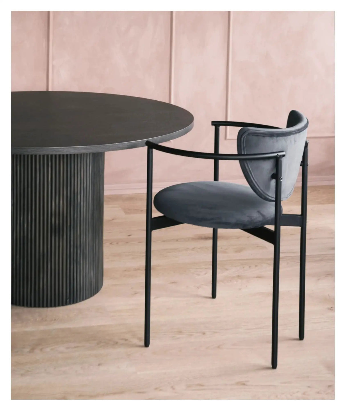 Lunar Spisebordsstol m. armlæn, Mørkegrå Velour - Unoliving.com