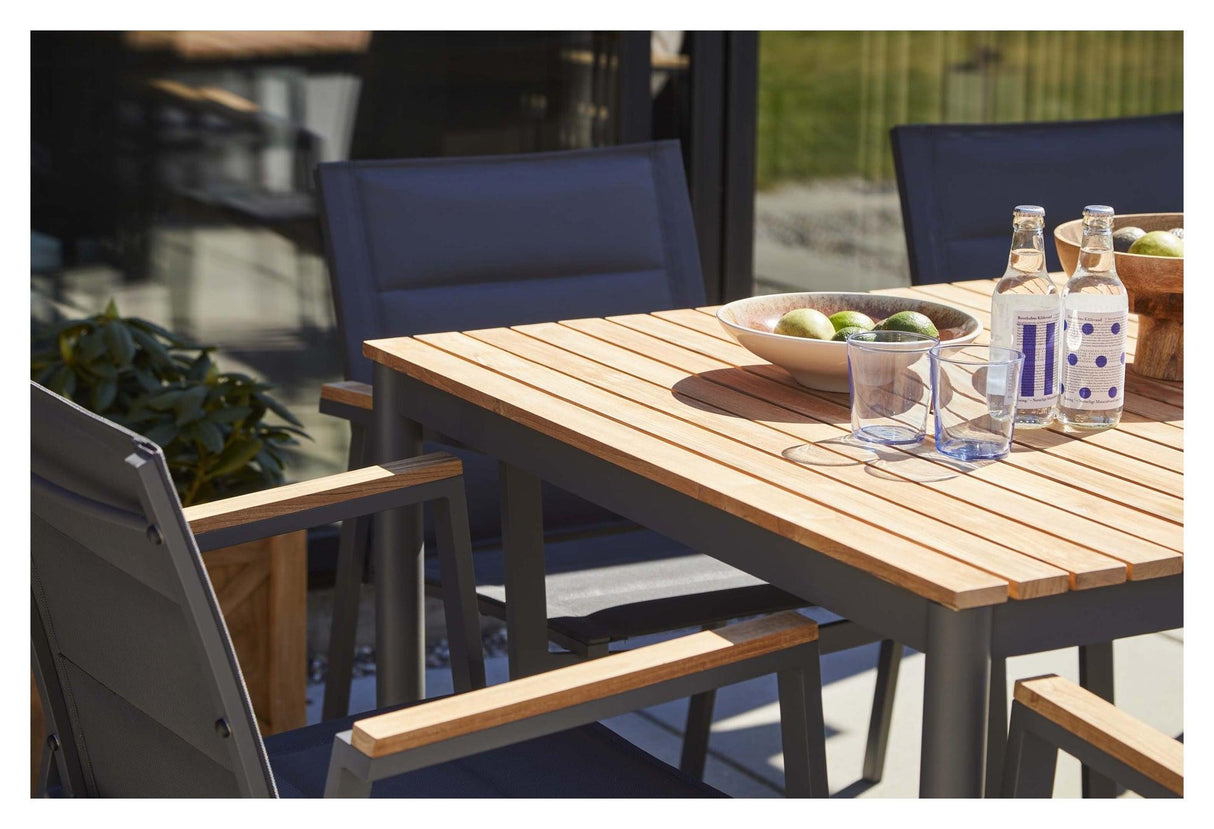 Mood havestol m/armlæn, dobbel lag,sort/eg - Unoliving.com