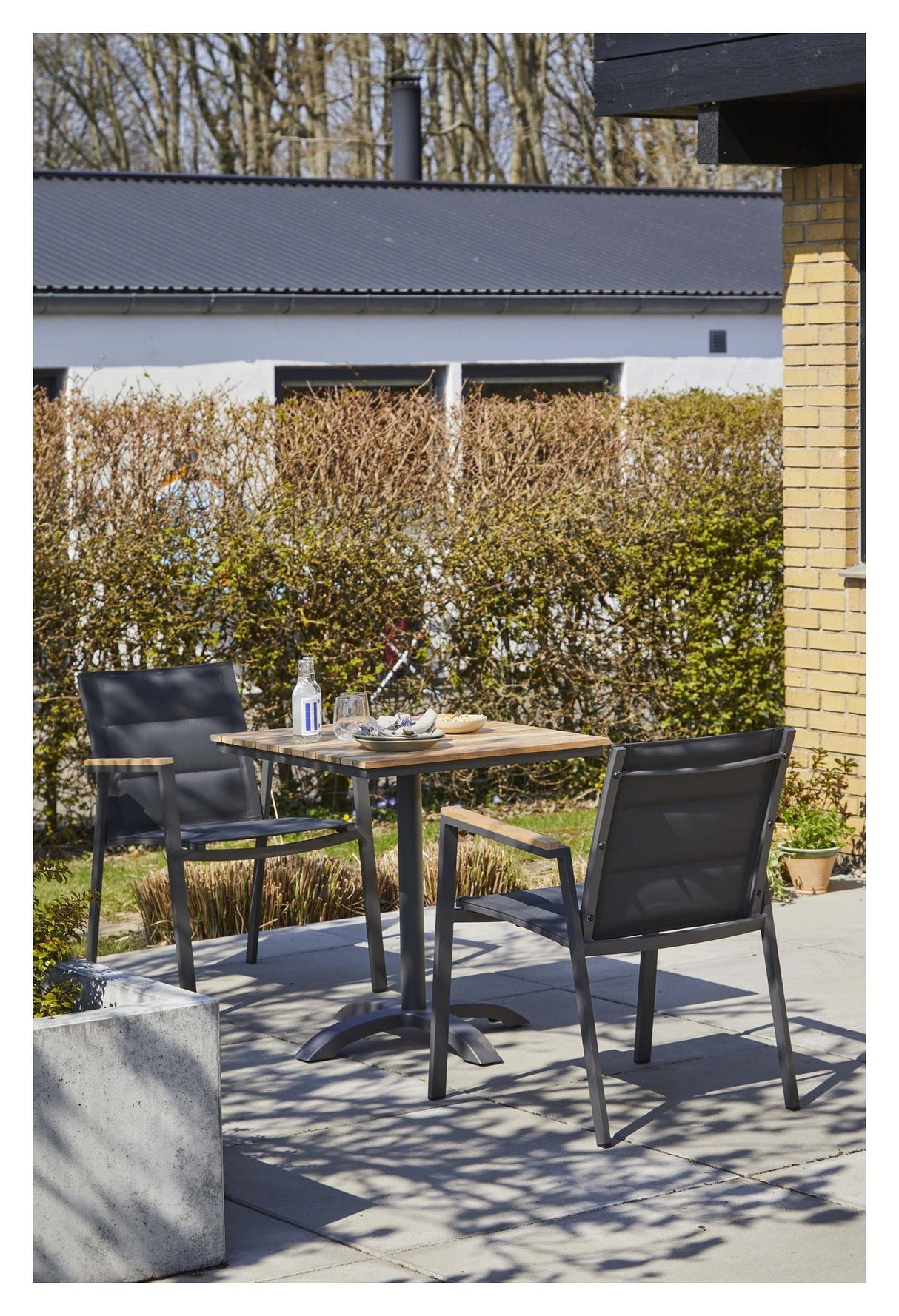 Mood havestol m/armlæn, dobbel lag,sort/eg - Unoliving.com