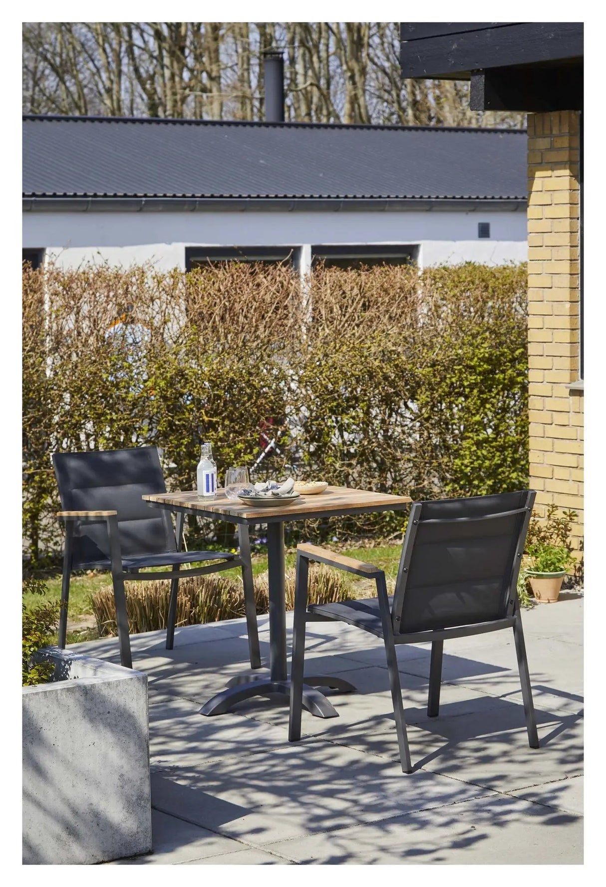 Mood havestol m/armlæn, dobbel lag,sort/eg - Unoliving.com