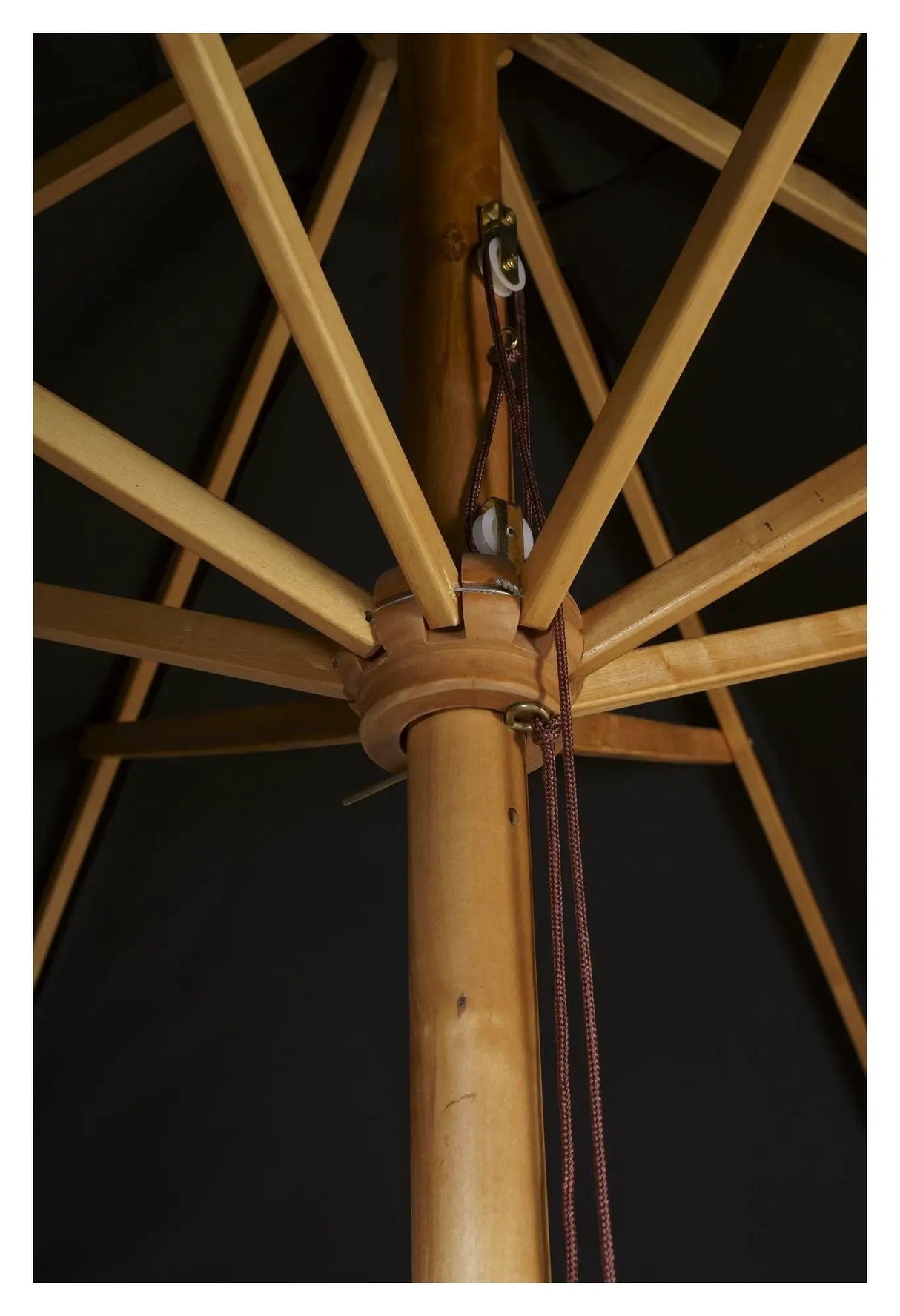 Naxos, Parasol 3m - Træ/Sort - Unoliving.com
