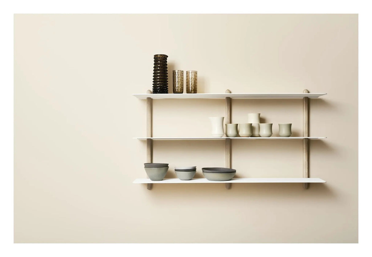 Nivo hylde D, Stor, lys eg/hvid - Unoliving.com