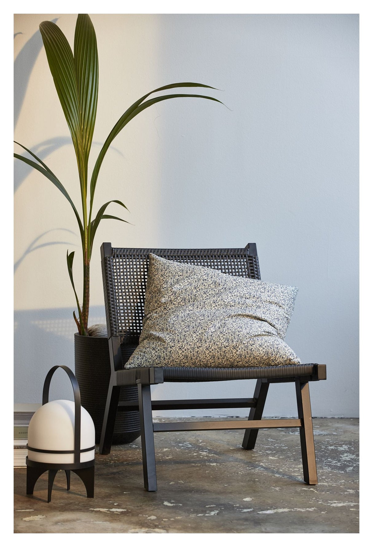 Nordal BUTO Portable LED Lampe, Sort/Hvid - Unoliving.com