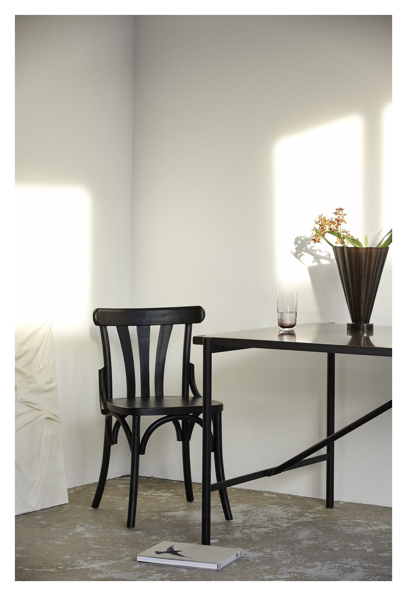 Nordal ELMO Spisebordsstol, Sort Elm - Unoliving.com