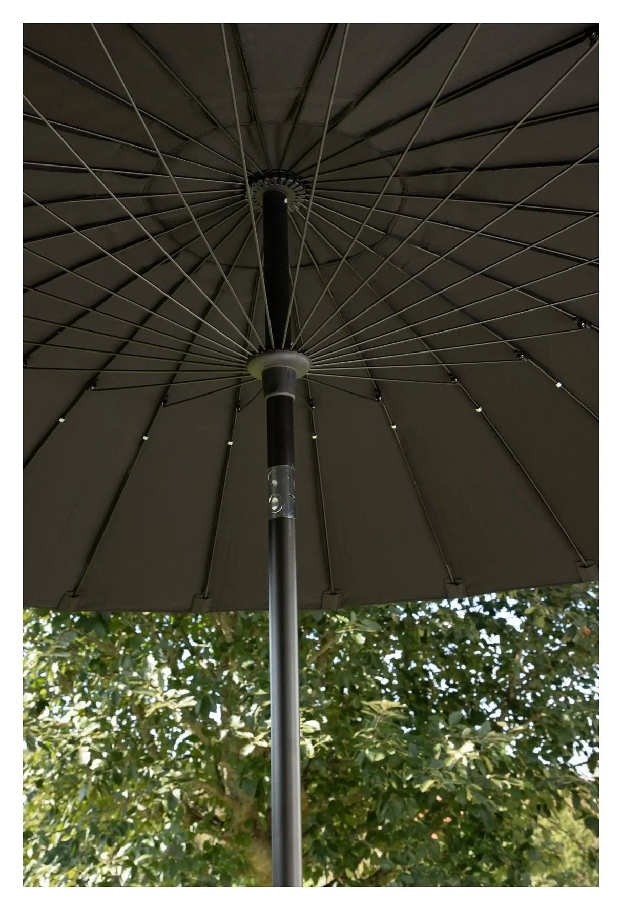Palmetto Parasol m. tilt - Sort - Unoliving.com