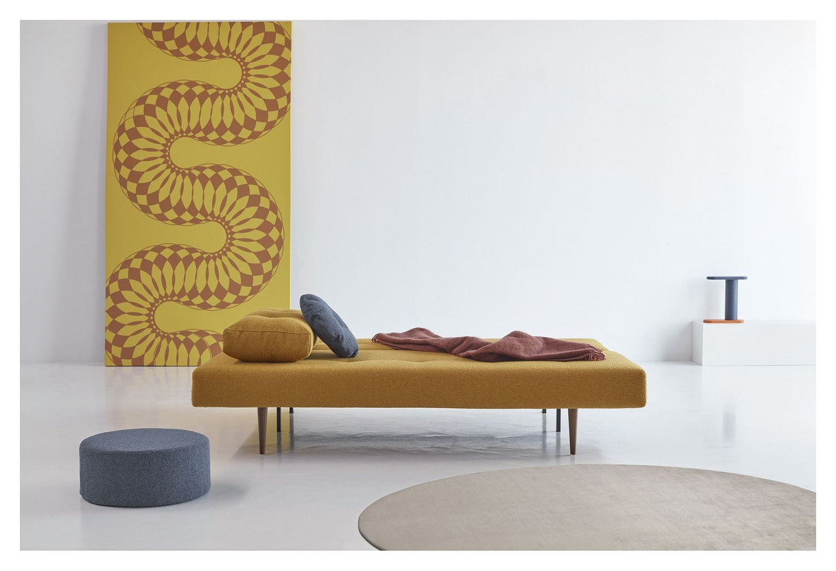 Recast Plus Sovesofa Dark Styletto, Bouclé/Ochre - Unoliving.com