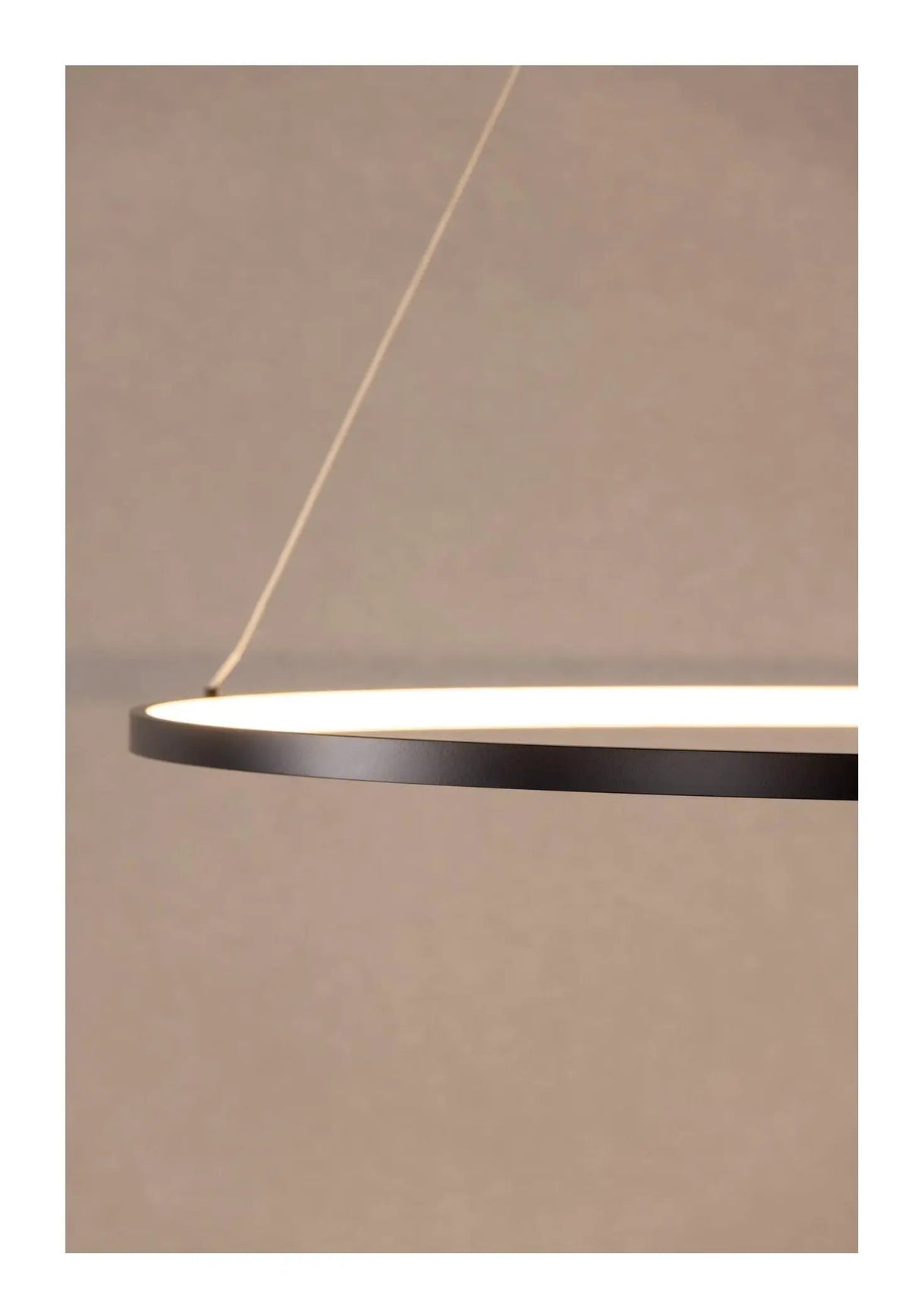 Rödäng x Josefin Lustig Pendel, Aluminum, Sort - Unoliving.com