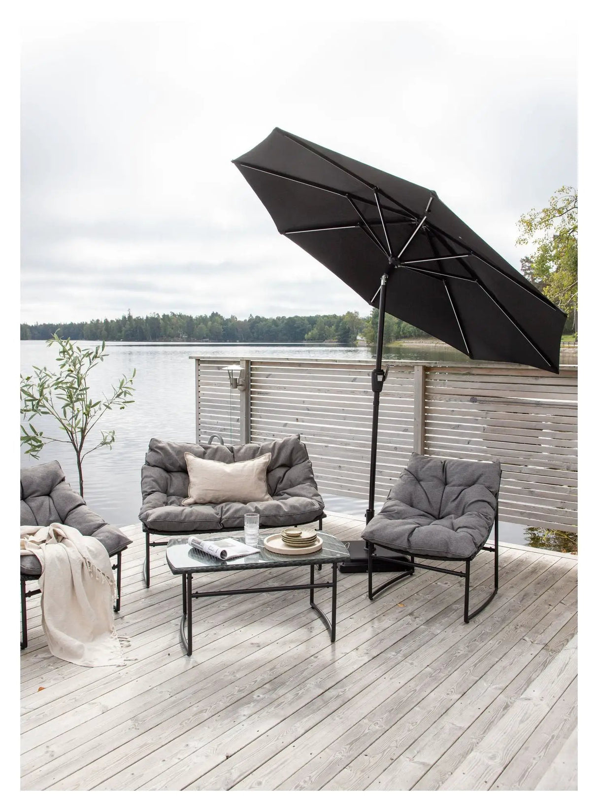 Sabal Parasol m. LED lys- Sort - Unoliving.com