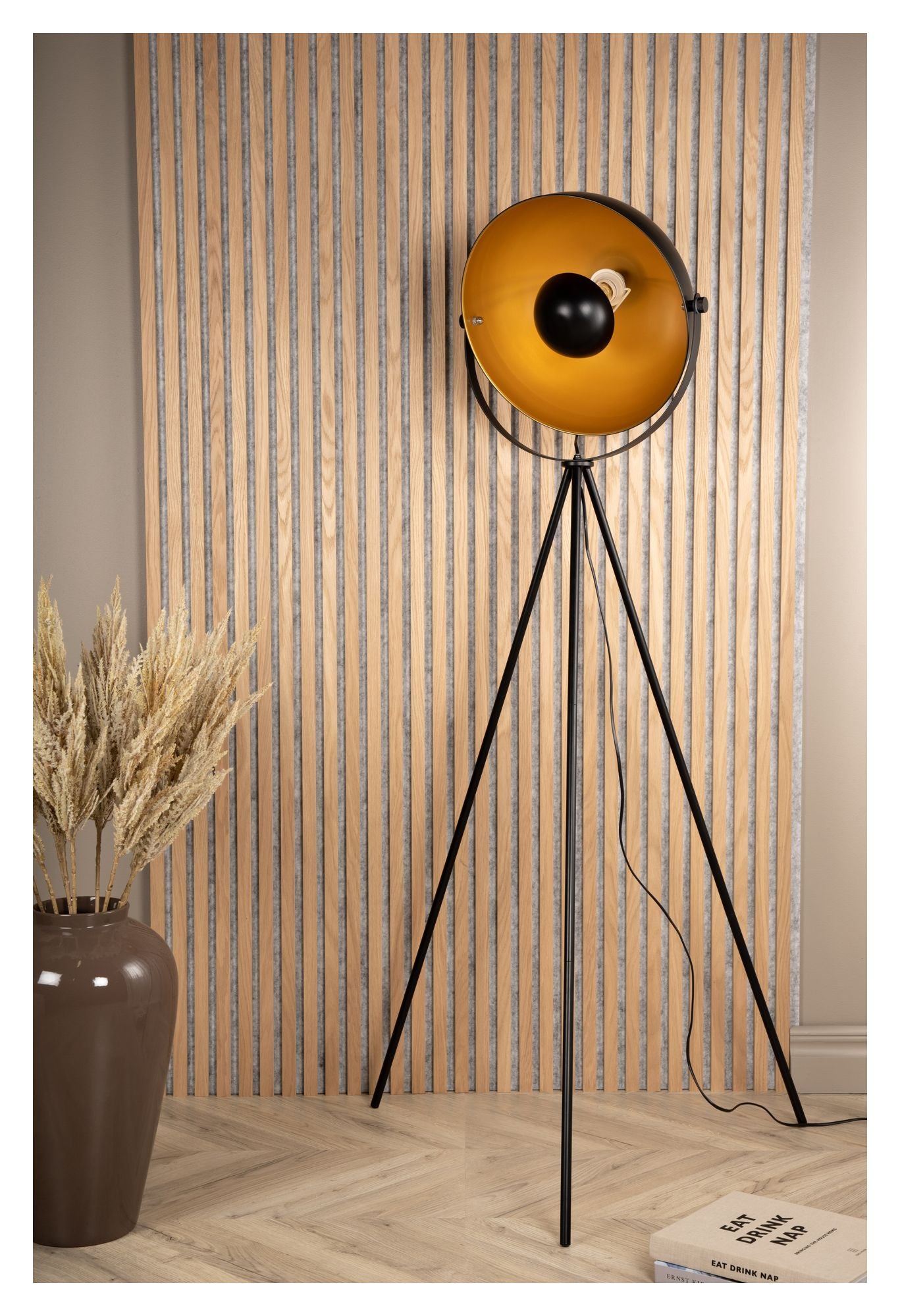 Search Gulvlampe, Sort/Messing - Unoliving.com