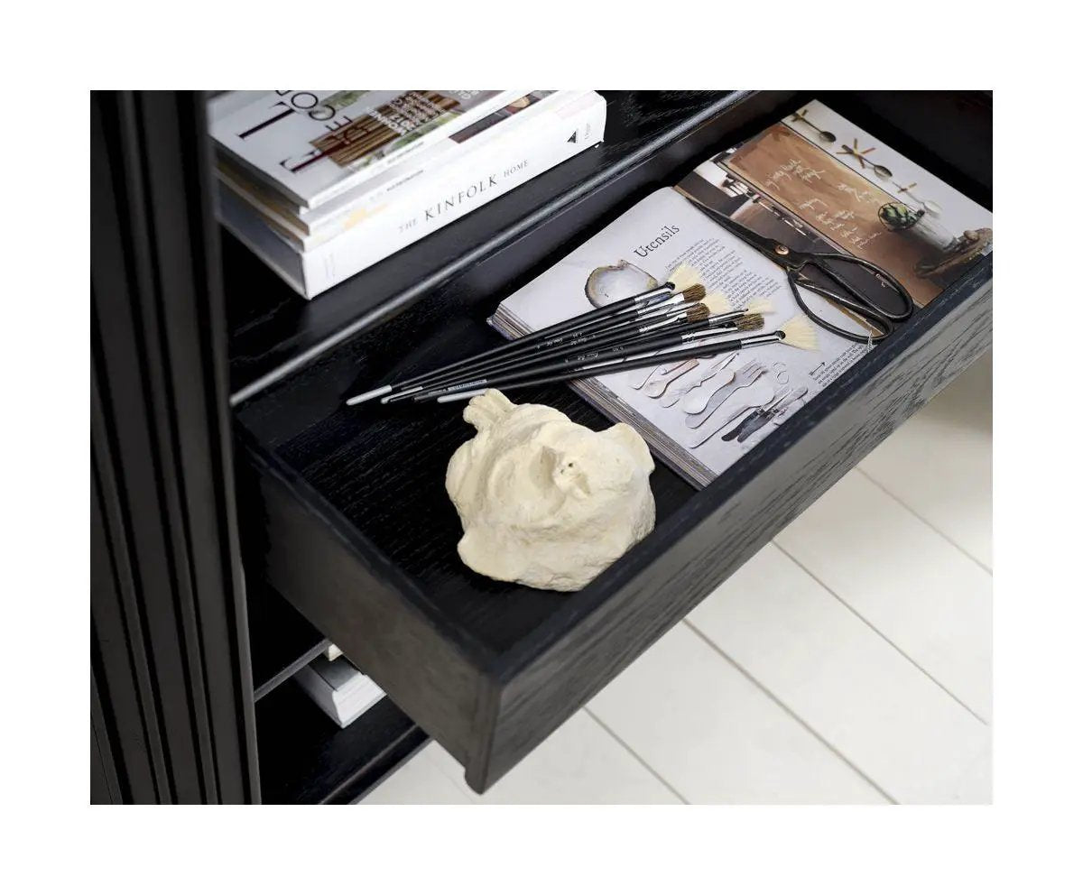 Siena Kabinet, Sort eg