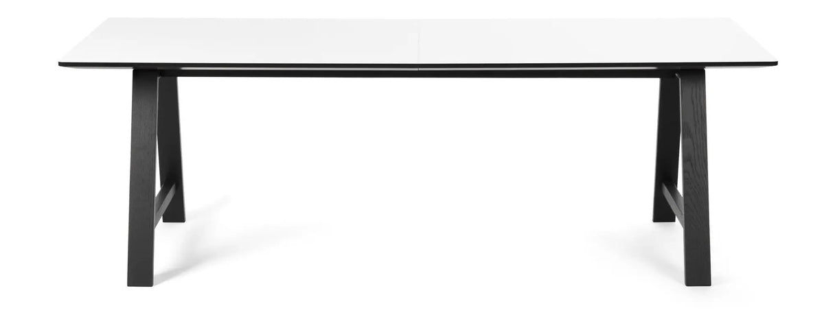 T1 Spisebord m. udtræk i sort lakeret eg, 160cm