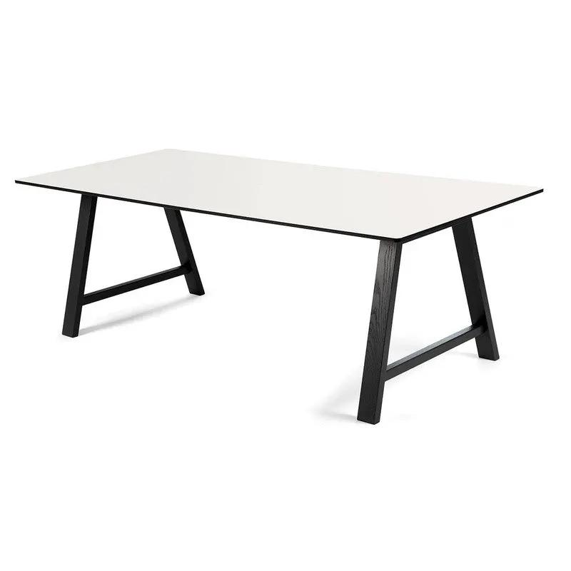 T1 Spisebord m. udtræk i sort lakeret eg- 220cm