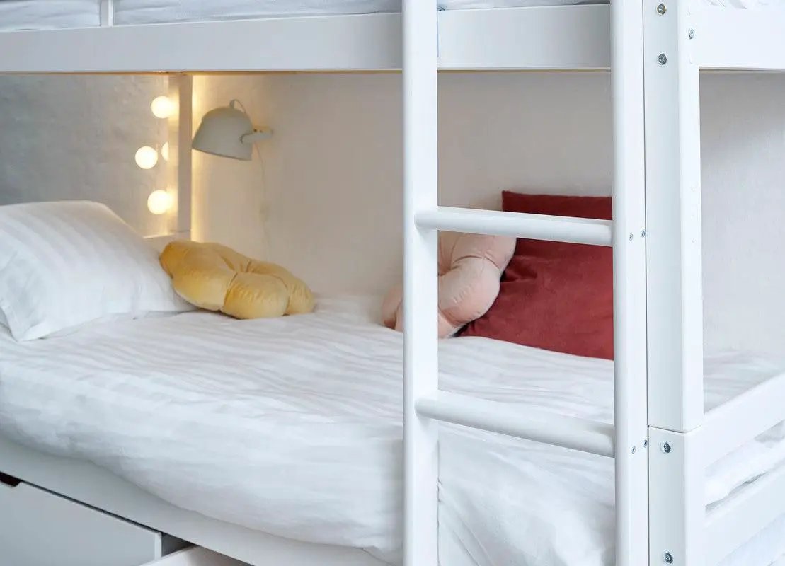 THUKA Køjeseng m. sengehest 90x200, Hvid - Unoliving.com