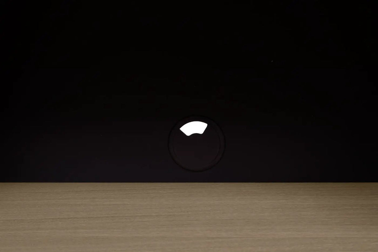 Temahome Nina Tvbord - Lys egefinér/Mat sort - Unoliving.com