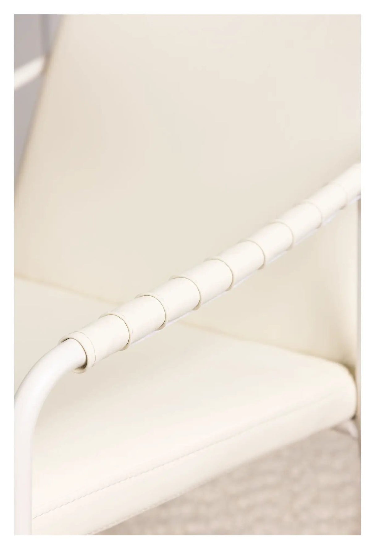 Tvist Spisebordsstol, Beige, Beige PU - Unoliving.com