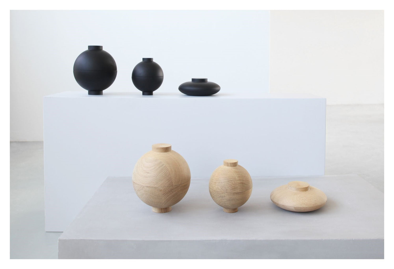 Wooden Sphere, Sort - Unoliving.com