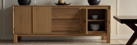 Søger du en smuk skænk i egetræ? - UNOLIVING