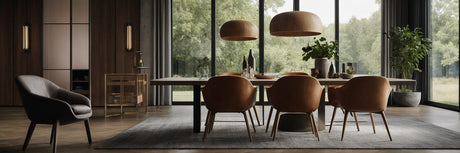 Giv spisestuen et cool look med spisebordsstole i læder-look - UNOLIVING