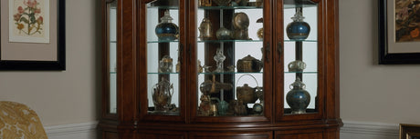 Udnyt hjemmets hjørner med et smart hjørne vitrineskab - UNOLIVING