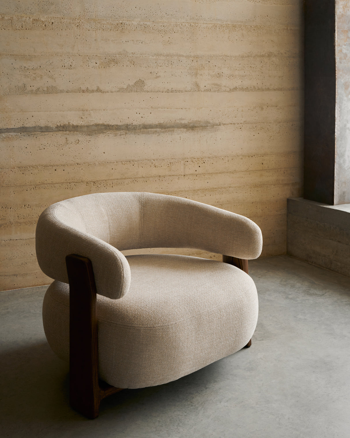 Granite Lænestol, Beige/Valnød