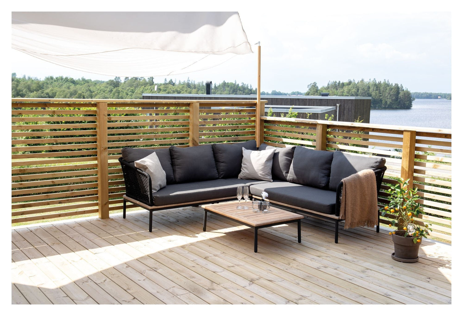 Andorra Hjørnesofa m. bord, Sort Alu/Sort Reb/Grå Hynde - UNOLIVING.COM