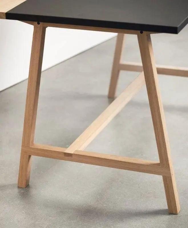 D1 Skrivebord m. antracit linolium plade