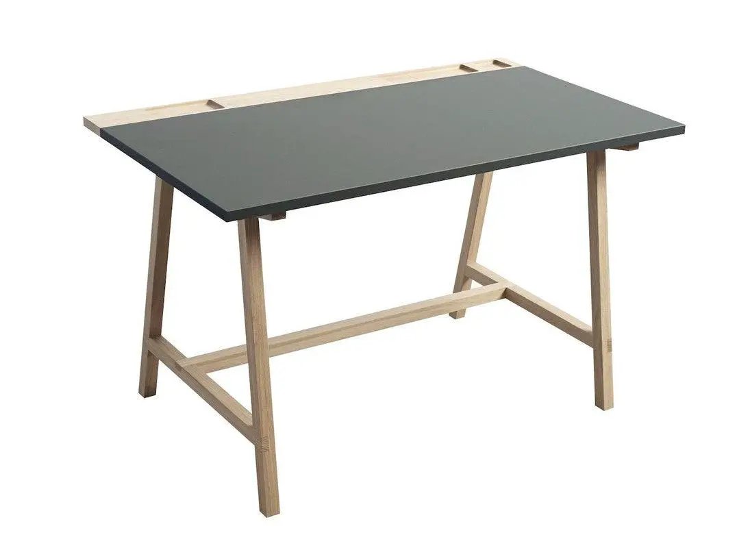 D1 Skrivebord m. antracit linolium plade