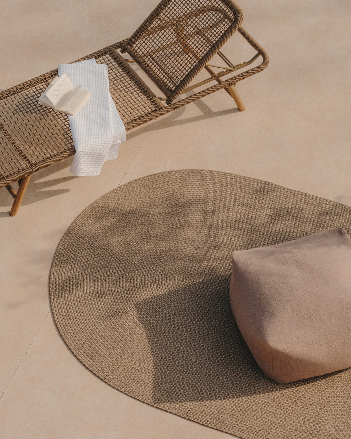 Dandara Lounge Chair, Beige