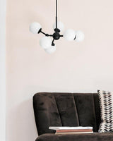 Halo Design ATOM Lysekrone sort/opal glas - Unoliving.com