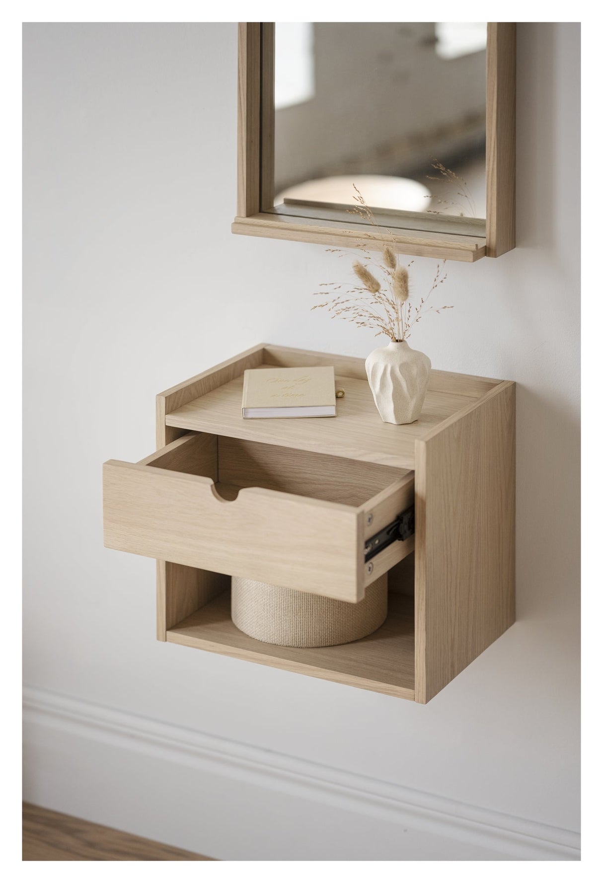 Hillmond, sengebord - lys eg - Unoliving.com