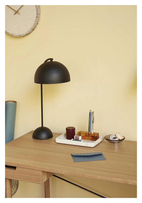 Hübsch Form Bordlampe, metal, sort