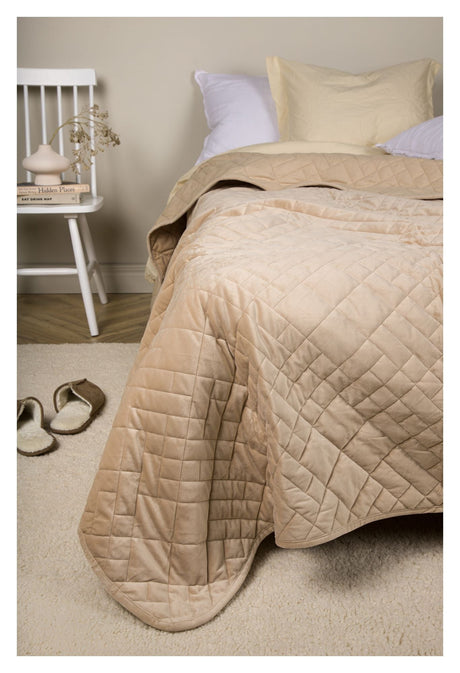 Jilly Sengetæppe 260x260 - Beige - Unoliving.com