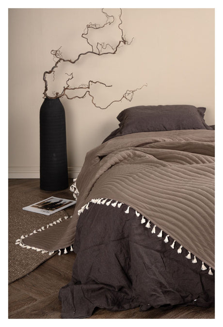 Lias Sengetæppe 260x260 - Brun - Unoliving.com