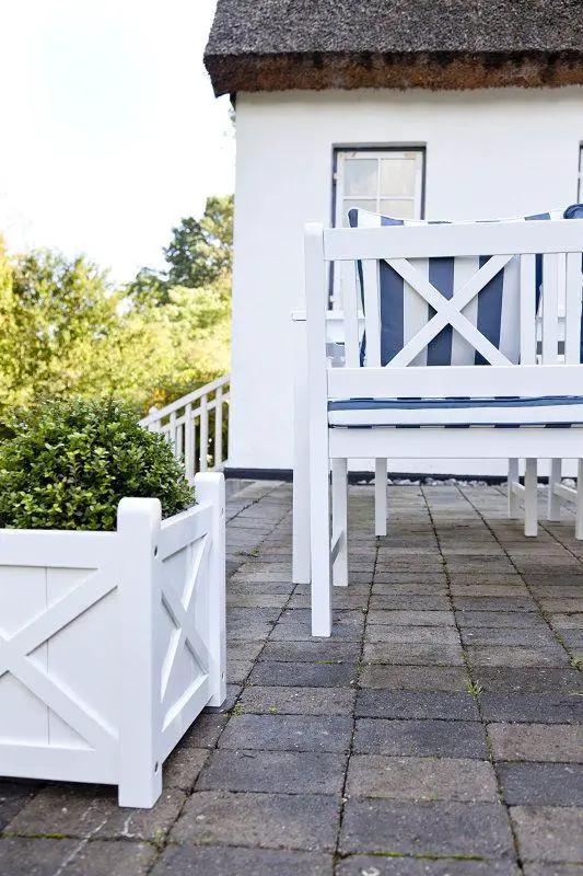 Løkken Blomsterkasse, Hvidmalet mahogni